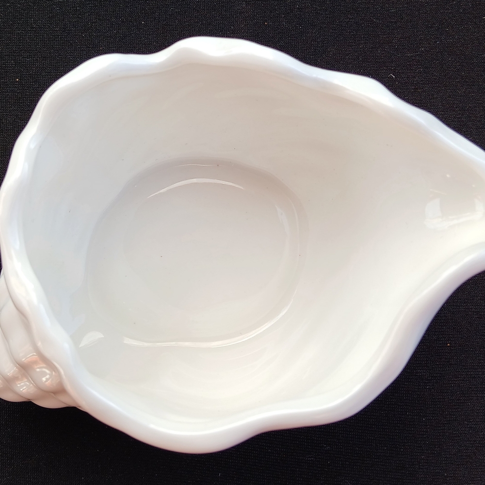 ZGRTZH White Ceramic Conch Shell-Shaped Tray/bowl